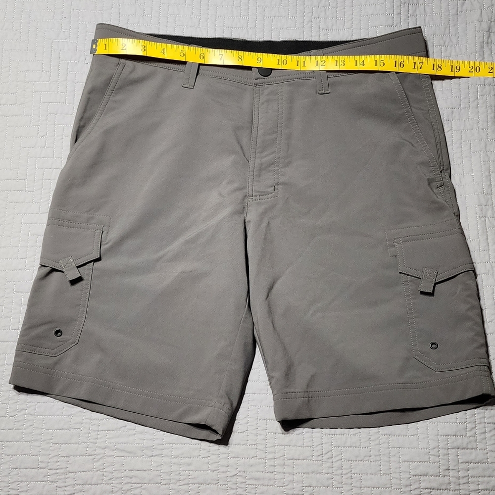Light weight cargo shorts